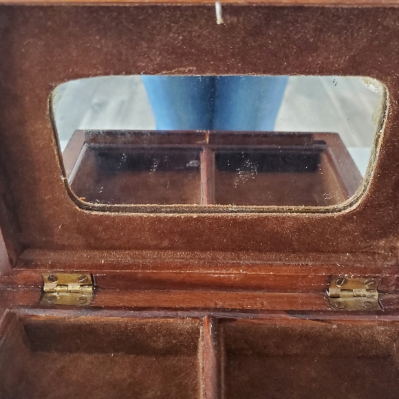 Hand Carved Wood Jewlery Box with Bronze Inlay and Working Lock System - Picture 12 of 14